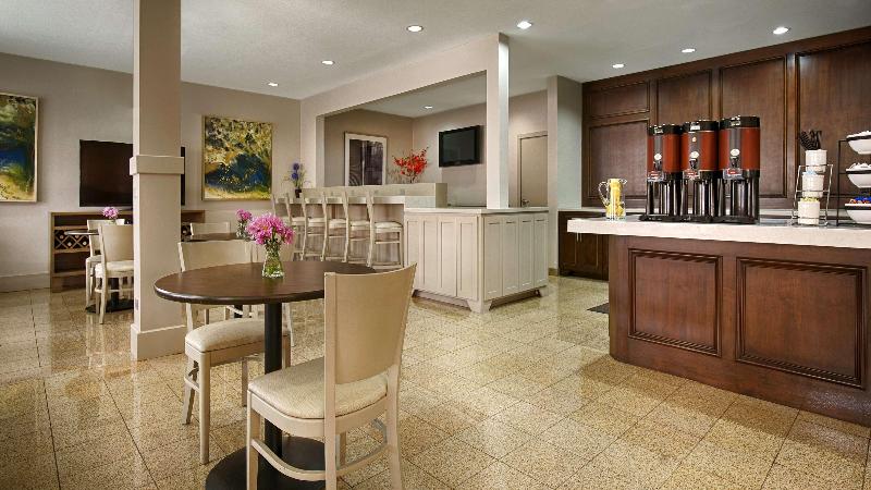 בית מלון כפרי Best Western Plus Downtown Inn & Suites