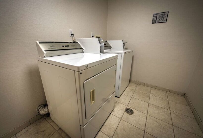 فندق Best Western Plus Media Center Inn & Suites