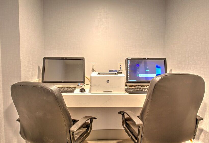 هتل Best Western Plus Media Center Inn & Suites