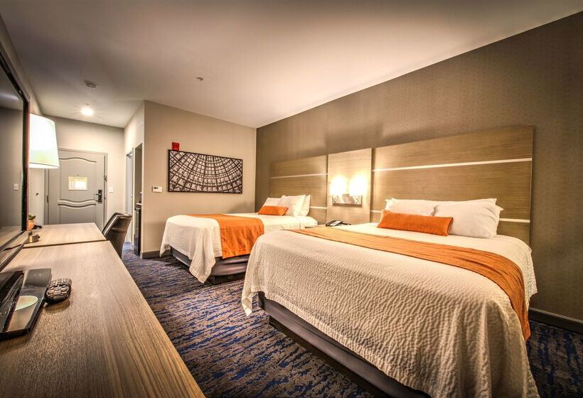 فندق Best Western Plus Media Center Inn & Suites