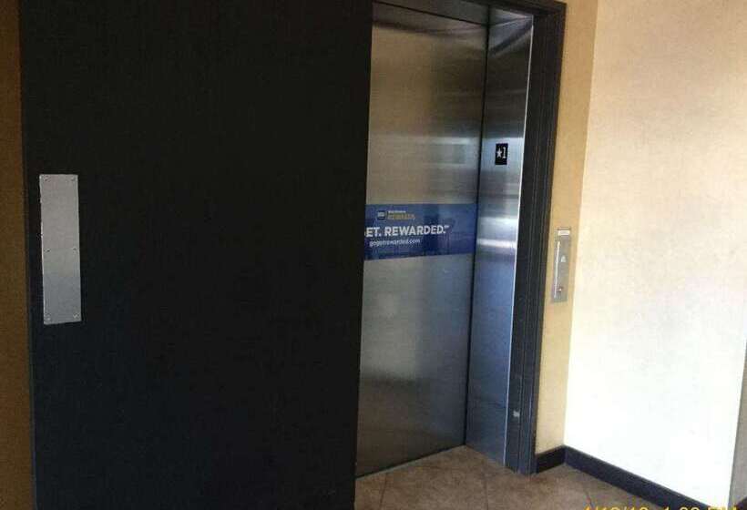 Best Western Windsor Pointe Hotel & Suites Frost Bank Center