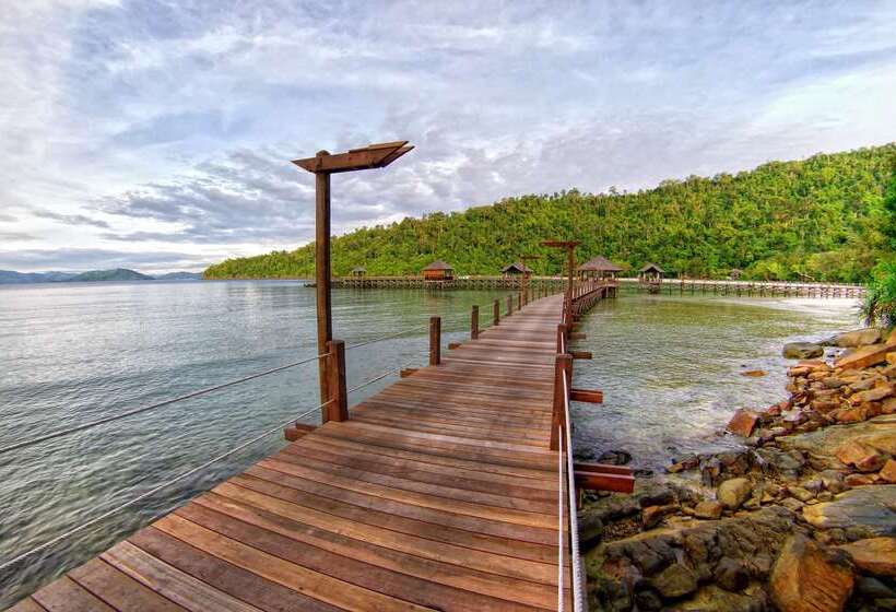 בית מלון כפרי Bunga Raya Island Resort & Spa