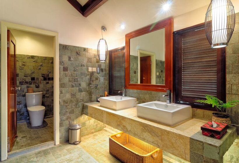 בית מלון כפרי Bunga Raya Island Resort & Spa