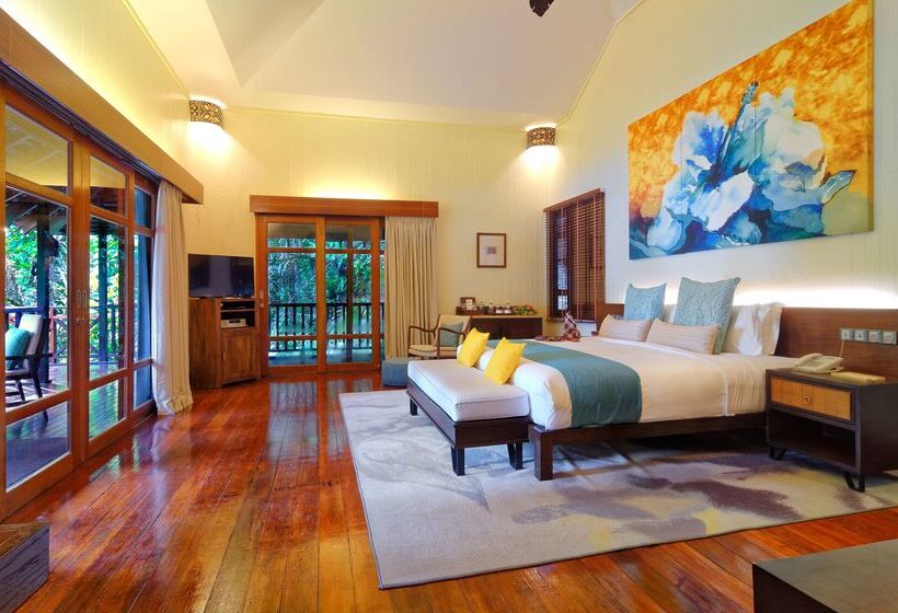 בית מלון כפרי Bunga Raya Island Resort & Spa