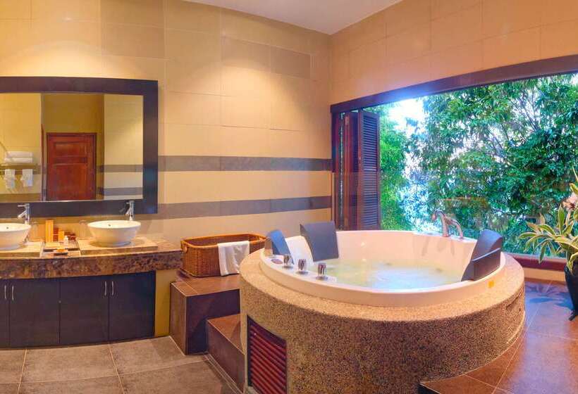 בית מלון כפרי Bunga Raya Island Resort & Spa