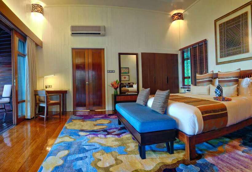 בית מלון כפרי Bunga Raya Island Resort & Spa