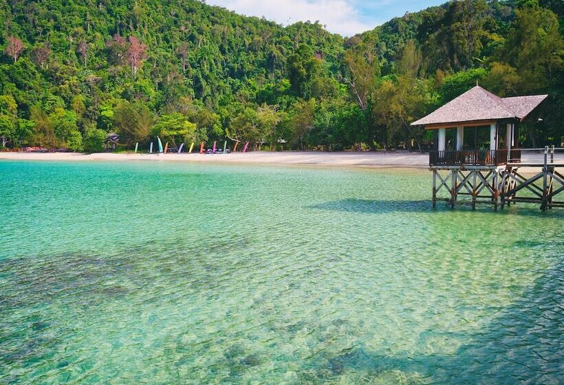 בית מלון כפרי Bunga Raya Island Resort & Spa