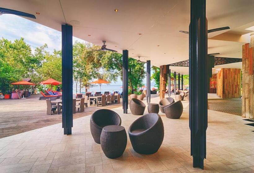 בית מלון כפרי Bunga Raya Island Resort & Spa