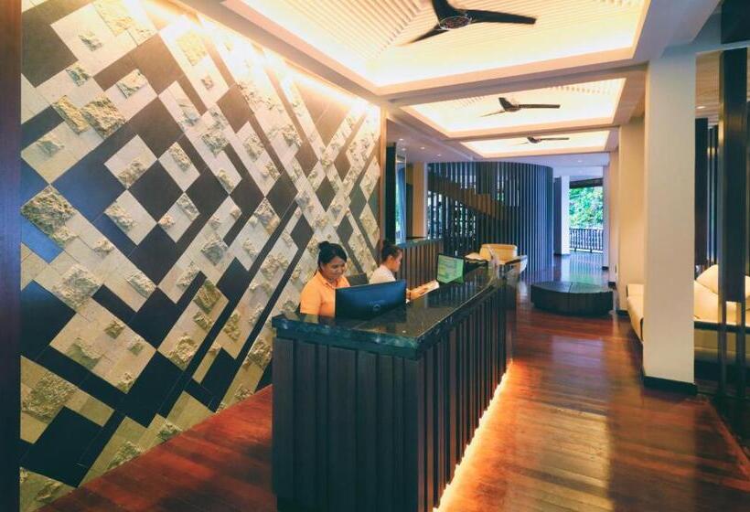 בית מלון כפרי Bunga Raya Island Resort & Spa