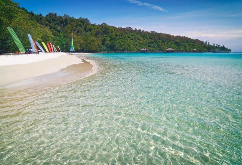 בית מלון כפרי Bunga Raya Island Resort & Spa