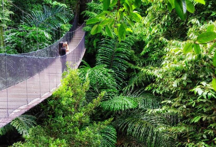 בית מלון כפרי Bunga Raya Island Resort & Spa