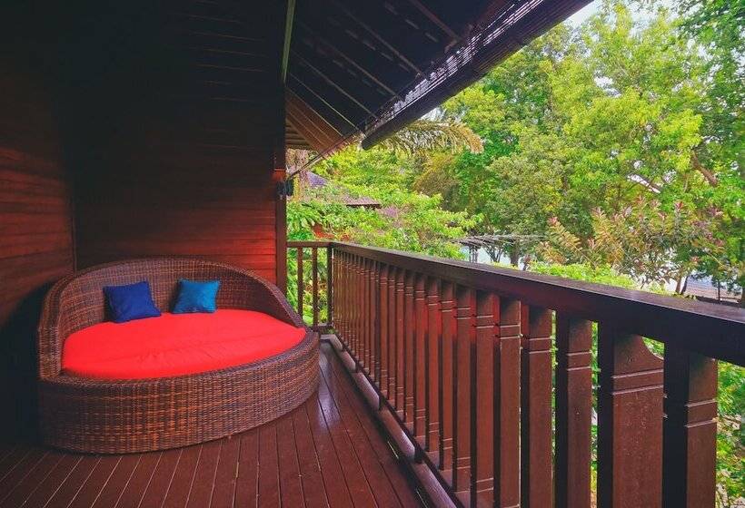 בית מלון כפרי Bunga Raya Island Resort & Spa