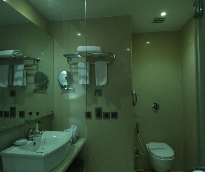 호텔 The Cambay Grand