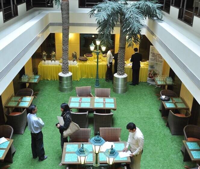 호텔 The Cambay Grand