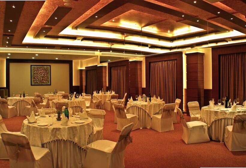 호텔 The Cambay Grand