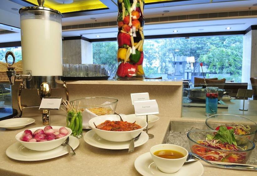 호텔 The Cambay Grand