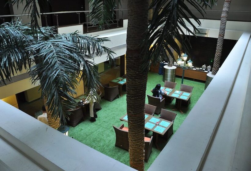 호텔 The Cambay Grand