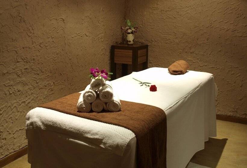 호텔 The Cambay Grand