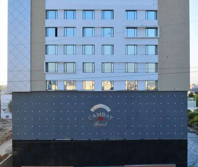 호텔 The Cambay Grand