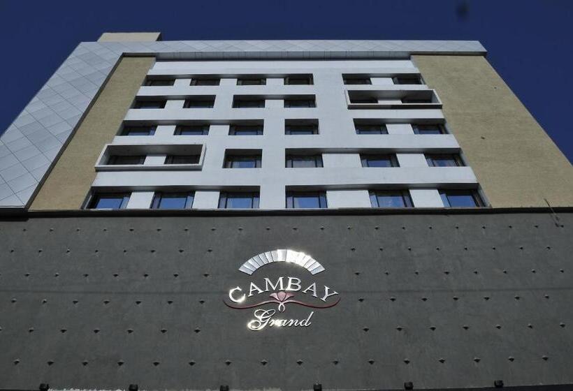 호텔 The Cambay Grand
