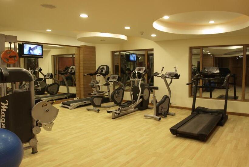 호텔 The Cambay Grand