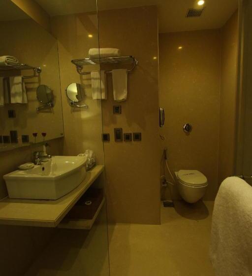 호텔 The Cambay Grand