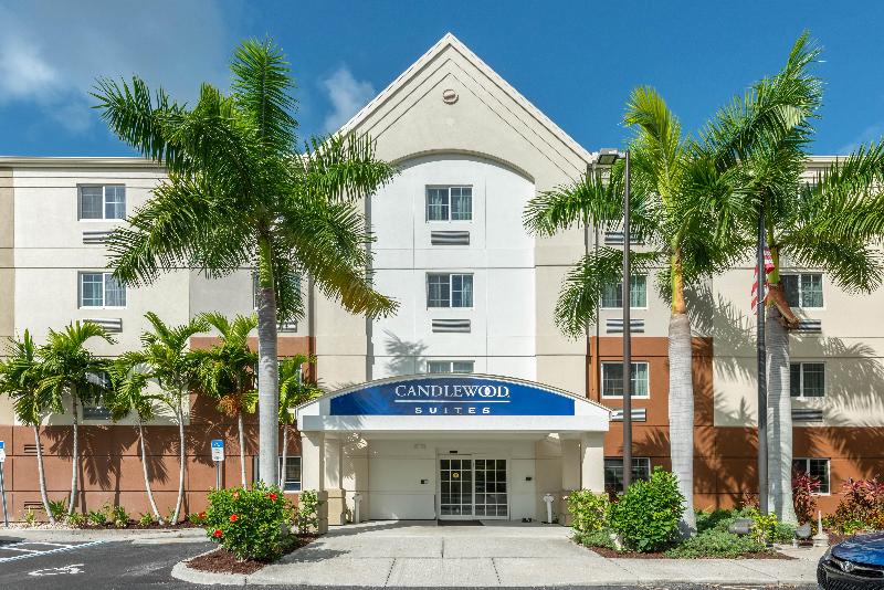 فندق Candlewood Suites Fort Myers/sanibel Gateway, An Ihg