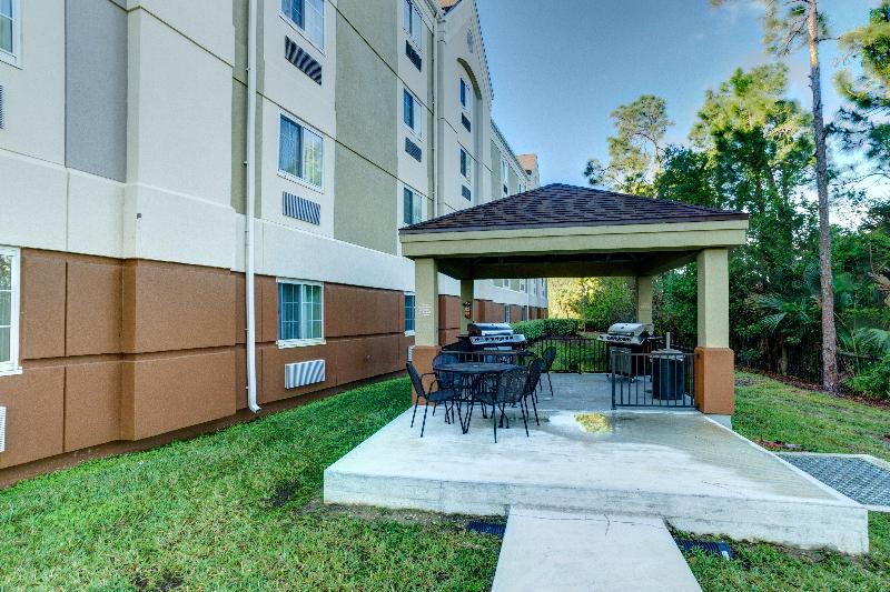 فندق Candlewood Suites Fort Myers Interstate 75, An Ihg