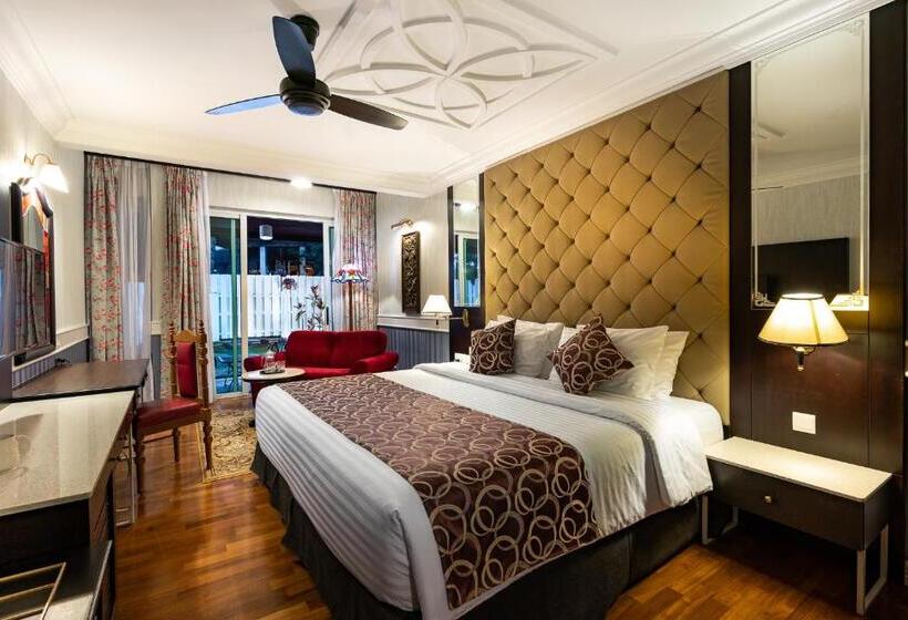 فندق Century Pines Resort