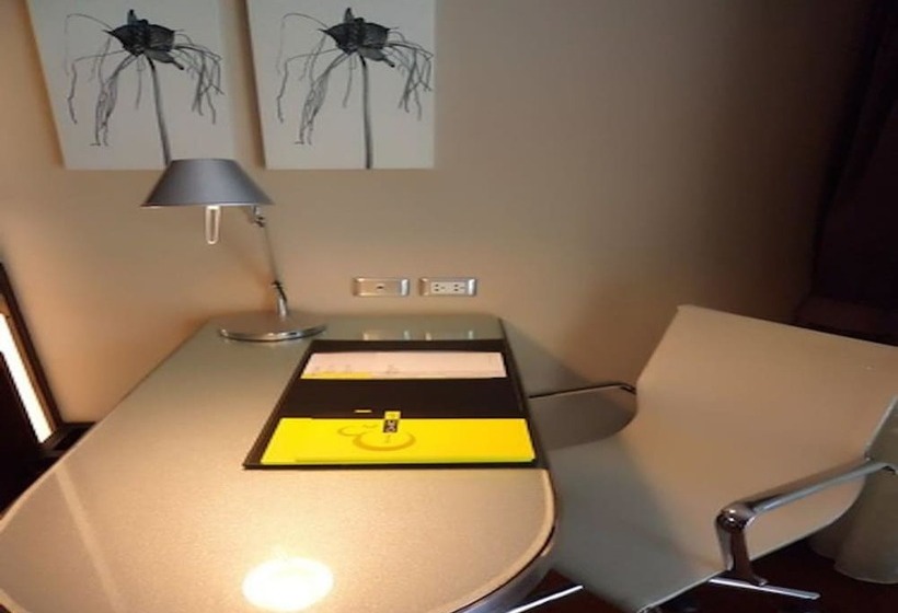 호텔 Citichic Sukhumvit 13 By Compass Hospitality