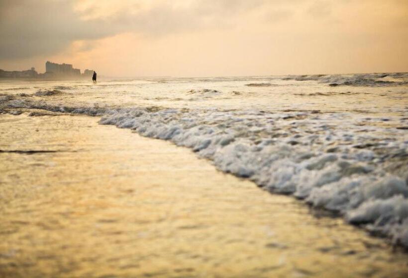 ホテル Club Wyndham Towers On The Grove