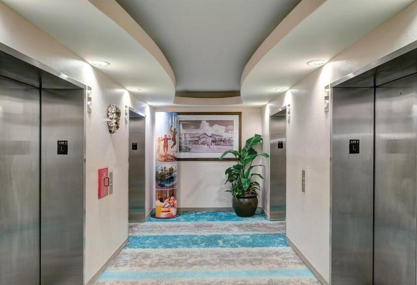 ホテル Club Wyndham Towers On The Grove