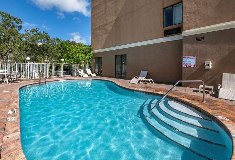 فندق Comfort Suites Fort Pierce I95