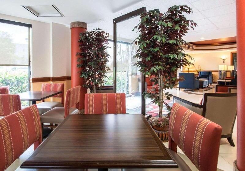 فندق Comfort Suites Fort Pierce I95