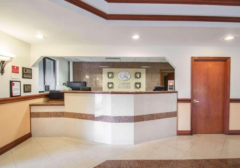 فندق Comfort Suites Fort Pierce I95
