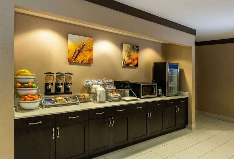 Отель Comfort Suites Houston West At Clay Road