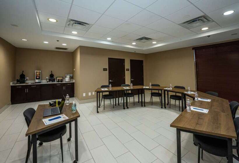 Отель Comfort Suites Houston West At Clay Road