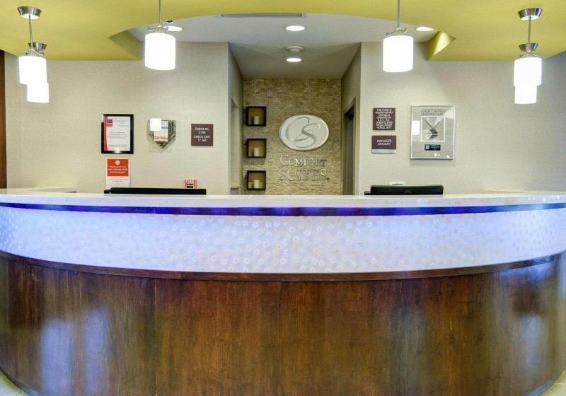 Отель Comfort Suites Little Rock West