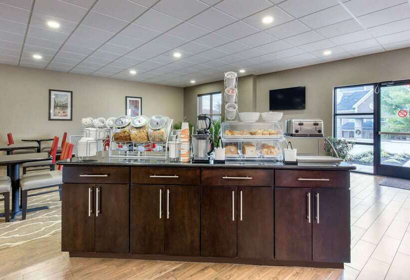 هتل Comfort Suites