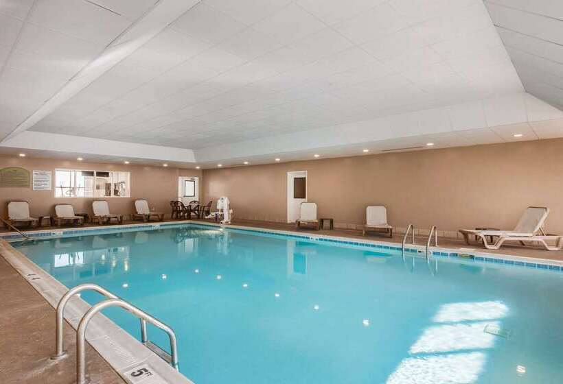 هتل Comfort Suites