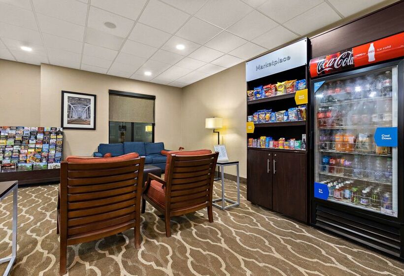 هتل Comfort Suites