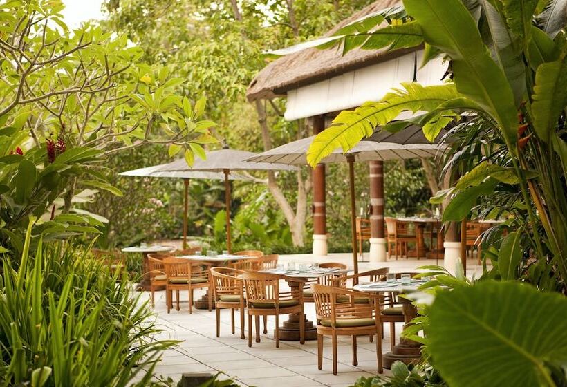 Отель Como Uma Ubud