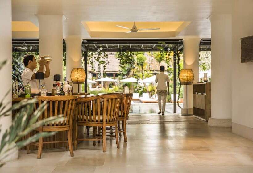 Отель Como Uma Ubud