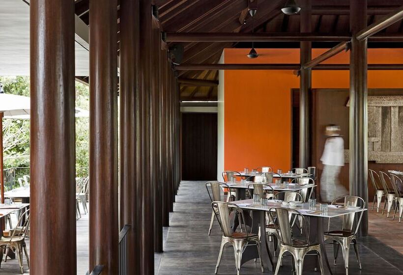 Отель Como Uma Ubud