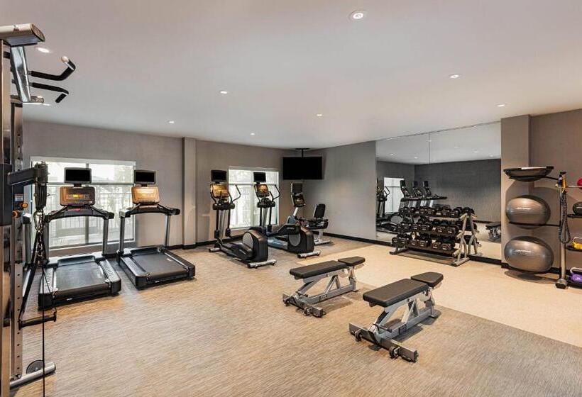 Отель Courtyard By Marriott Anaheim Resort/convention Center