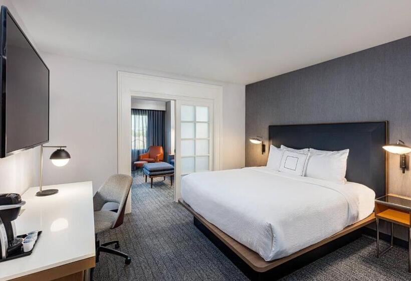 Отель Courtyard By Marriott Anaheim Resort/convention Center