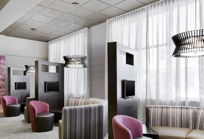 בית מלון כפרי Courtyard Milwaukee Downtown