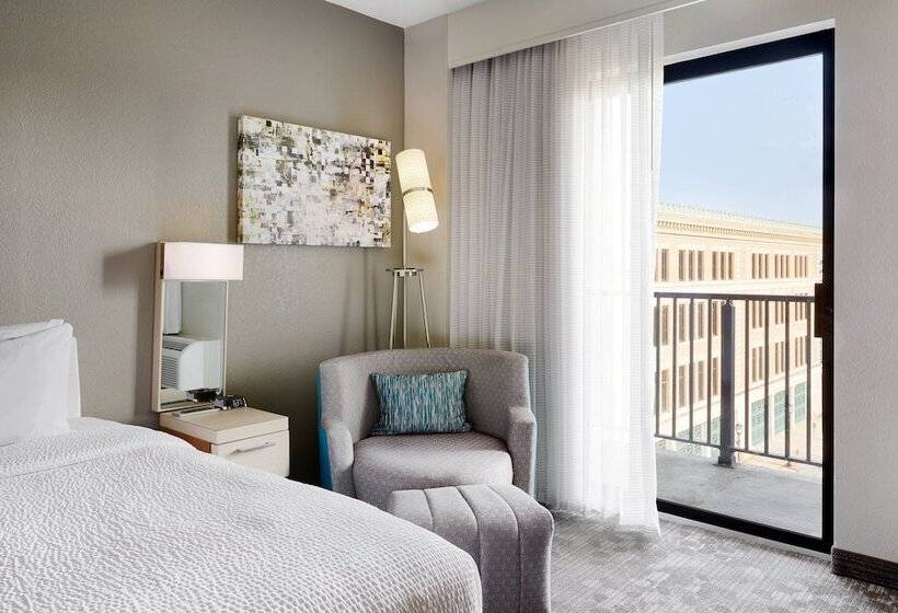 בית מלון כפרי Courtyard Milwaukee Downtown