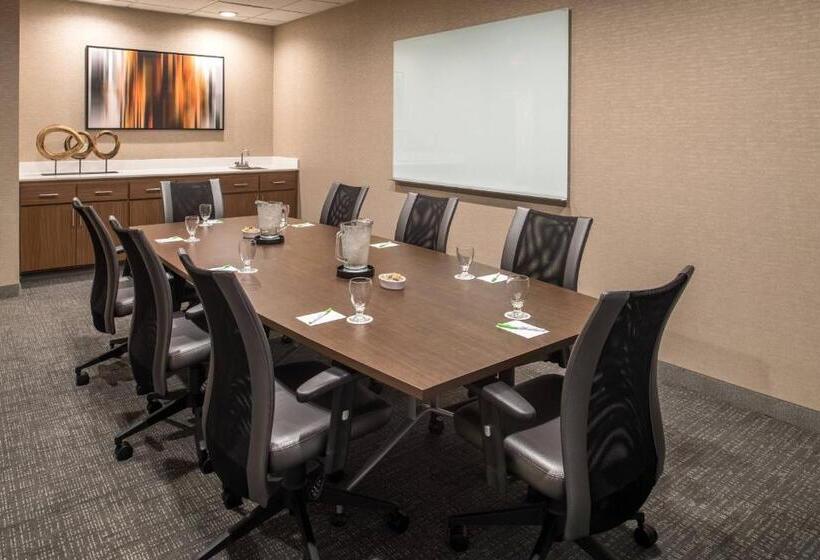 هتل Courtyard By Marriott Portland North