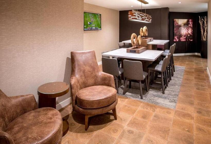 هتل Courtyard By Marriott Portland North